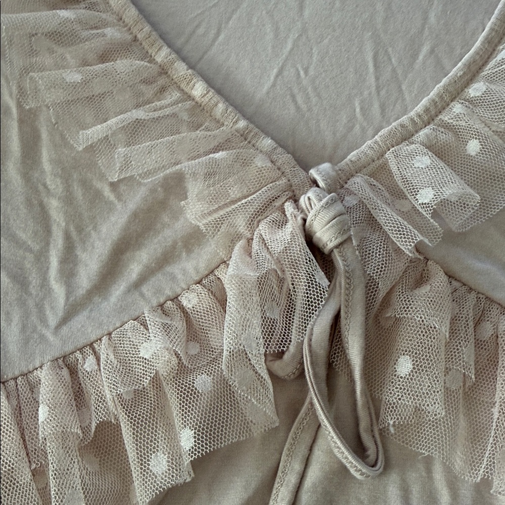 Elegant Cream Ruffle Blouse - Picture 4 of 5